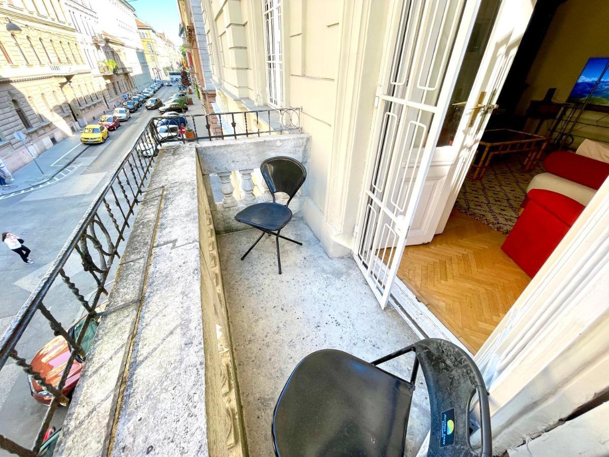 Isabelle Residency - Balcony & A.C Appartement Boedapest Buitenkant foto