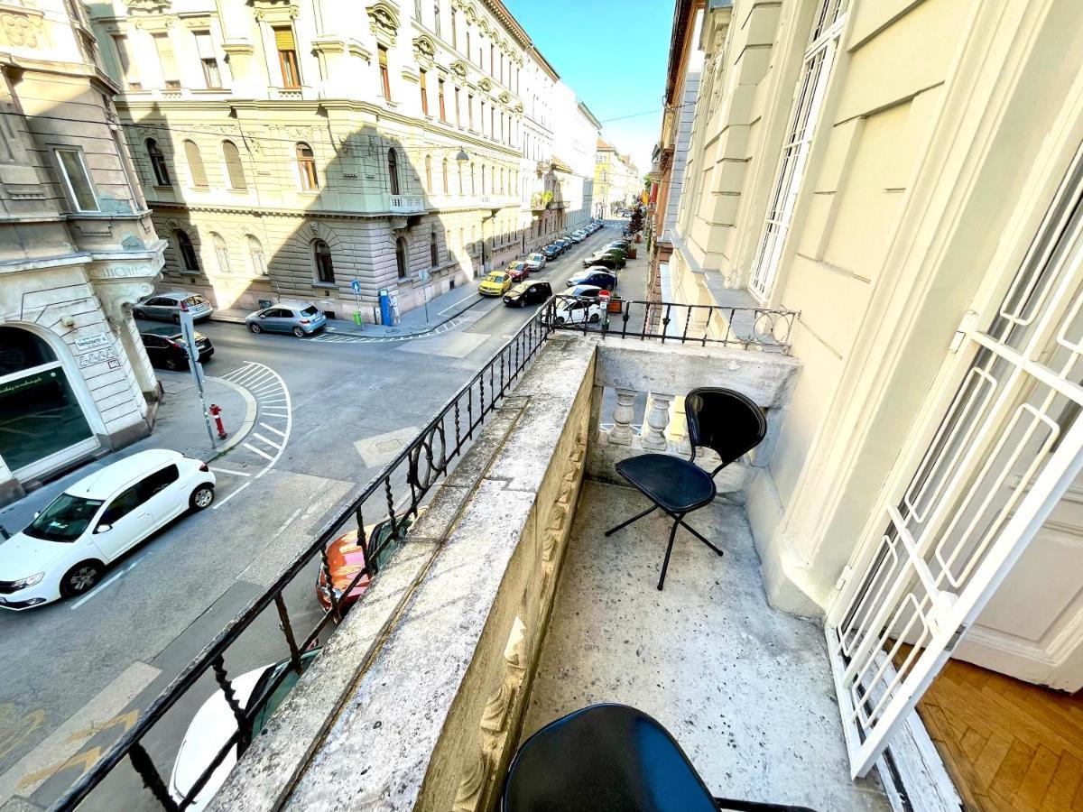 Isabelle Residency - Balcony & A.C Appartement Boedapest Buitenkant foto